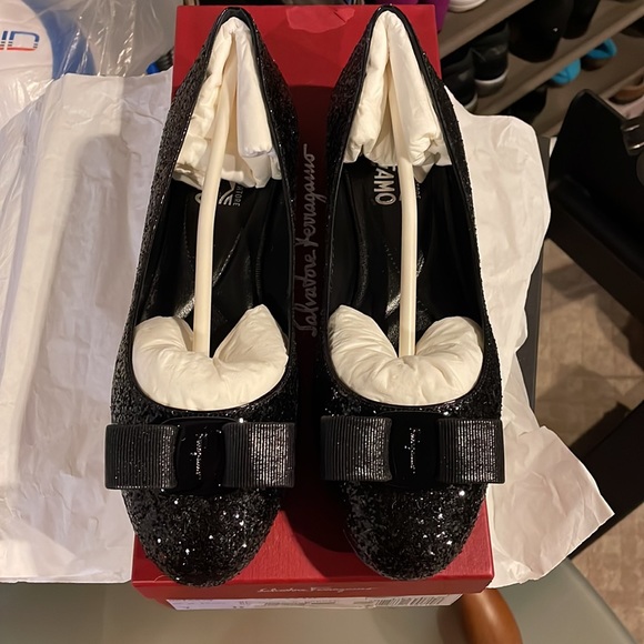 NEW Salvatore Ferragamo Varina Bow Ballet Flats - Picture 8 of 8